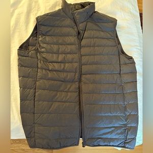 Uniqlo ultra light down vest men’s large gray
